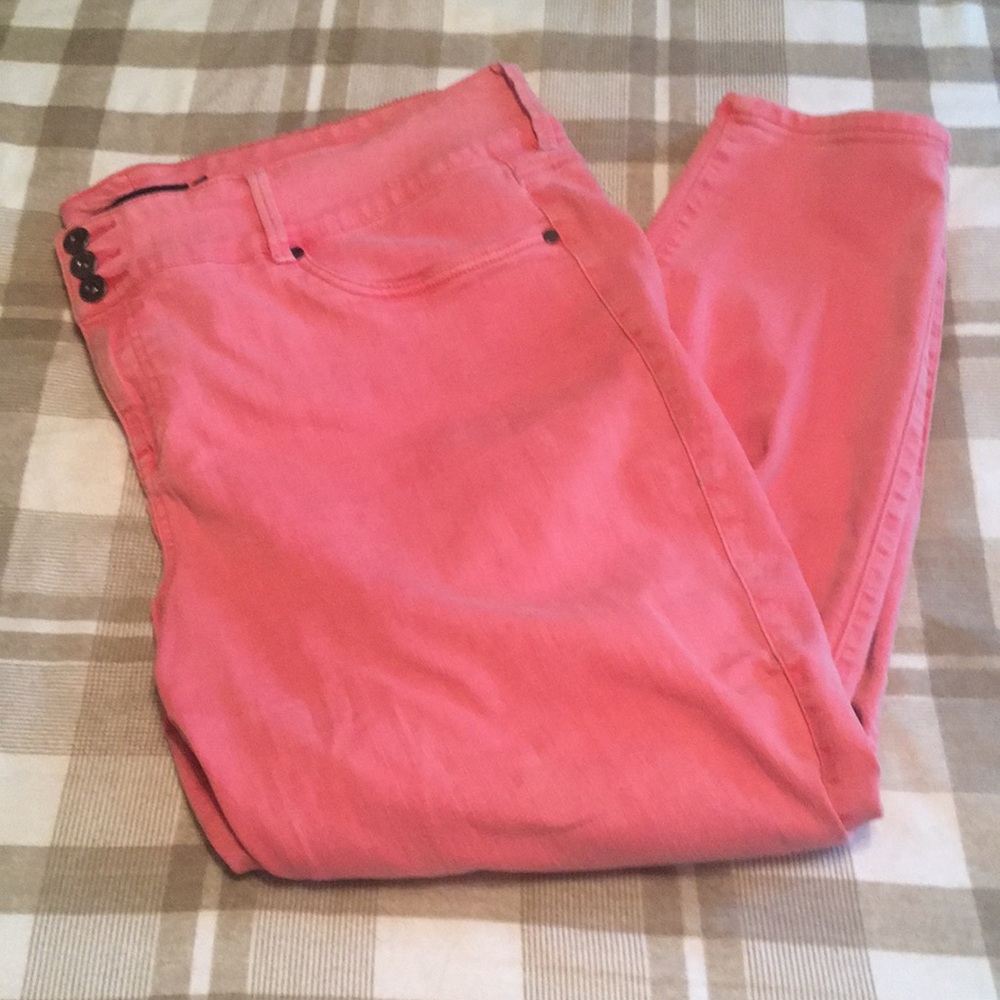 TORRID pink jeggings